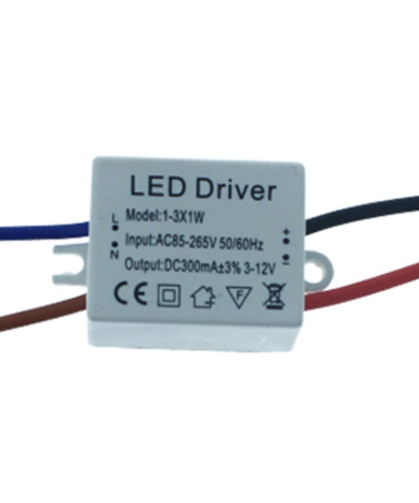 Led Driver CC 300mA 3V-12VDC 3x1W Trasformatore Alimentatore Corrente Costante 3W